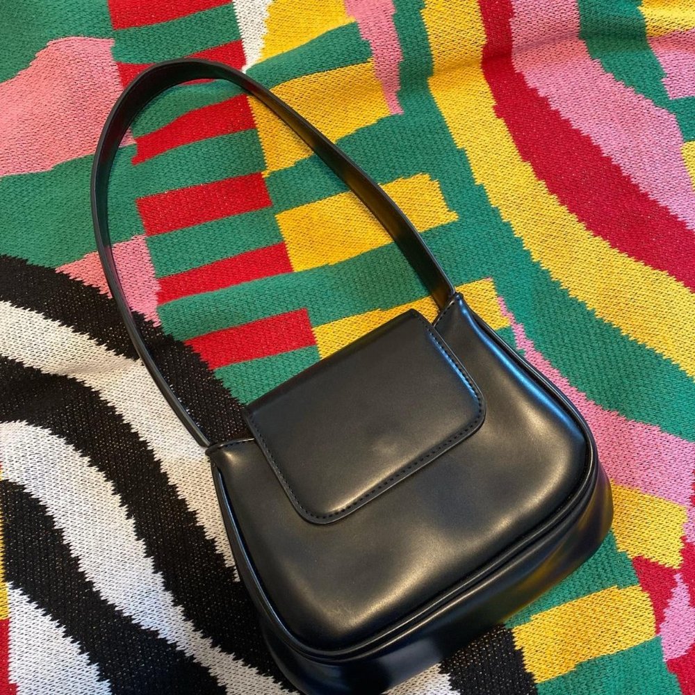 Black bubble shoulder strap purse (with extra long strap)
